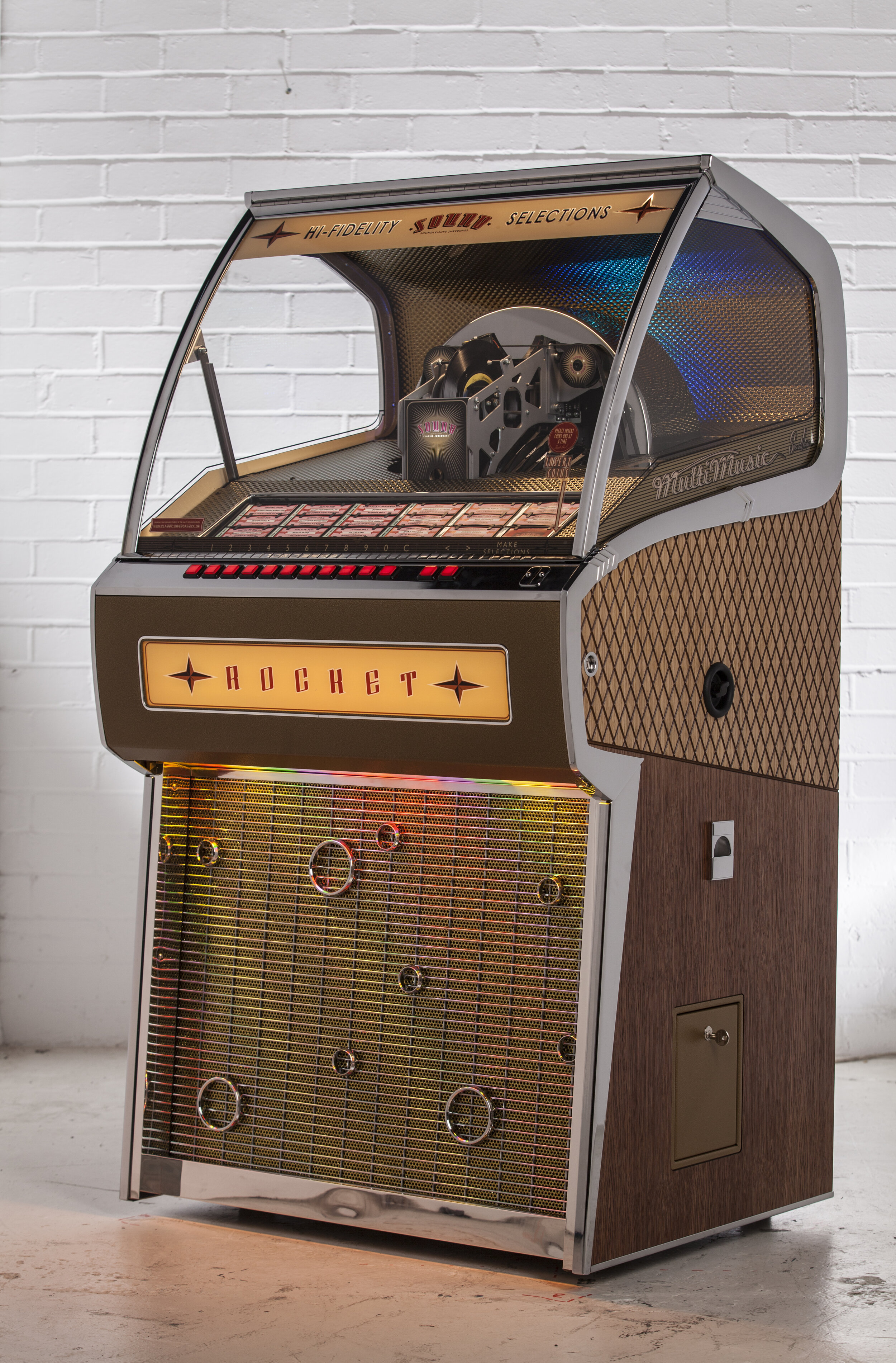 Jukebox クラシックデザイン Vinyl Rocket Full-Size Jukebox - Oak — Amplify Your Style